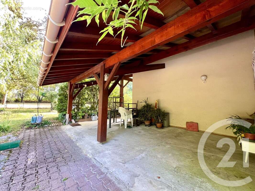 Maison à SAINTE-EULALIE-EN-BORN