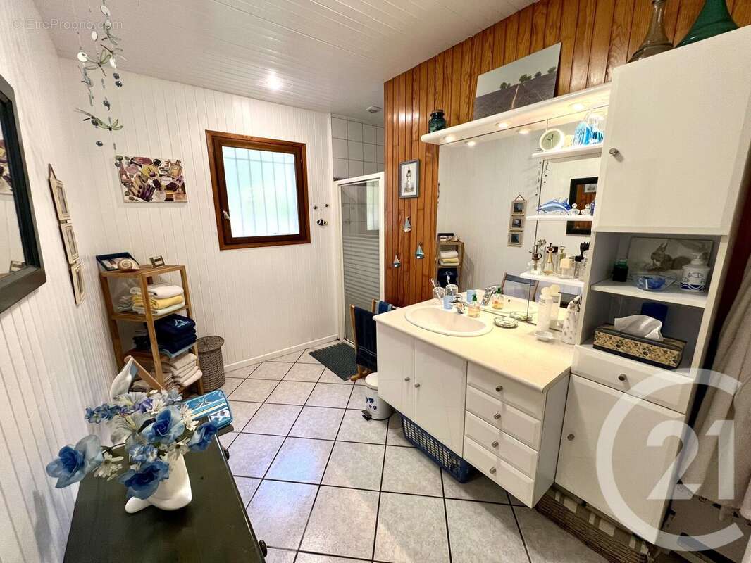 Maison à SAINTE-EULALIE-EN-BORN