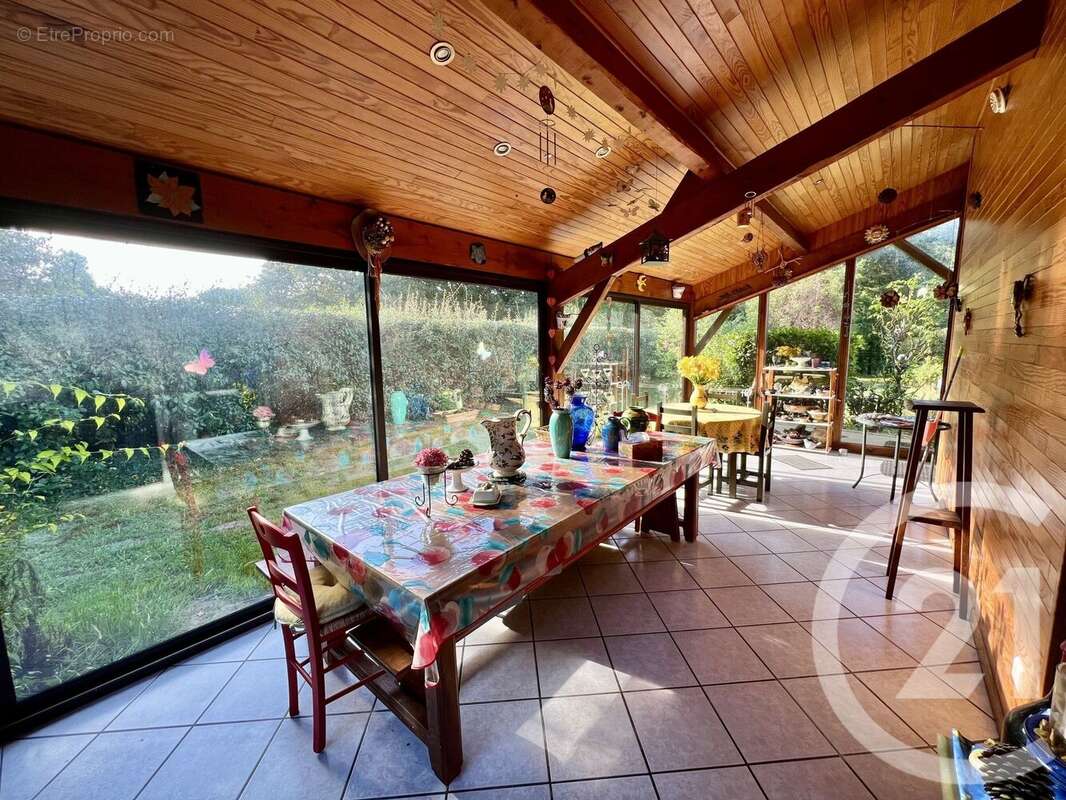 Maison à SAINTE-EULALIE-EN-BORN