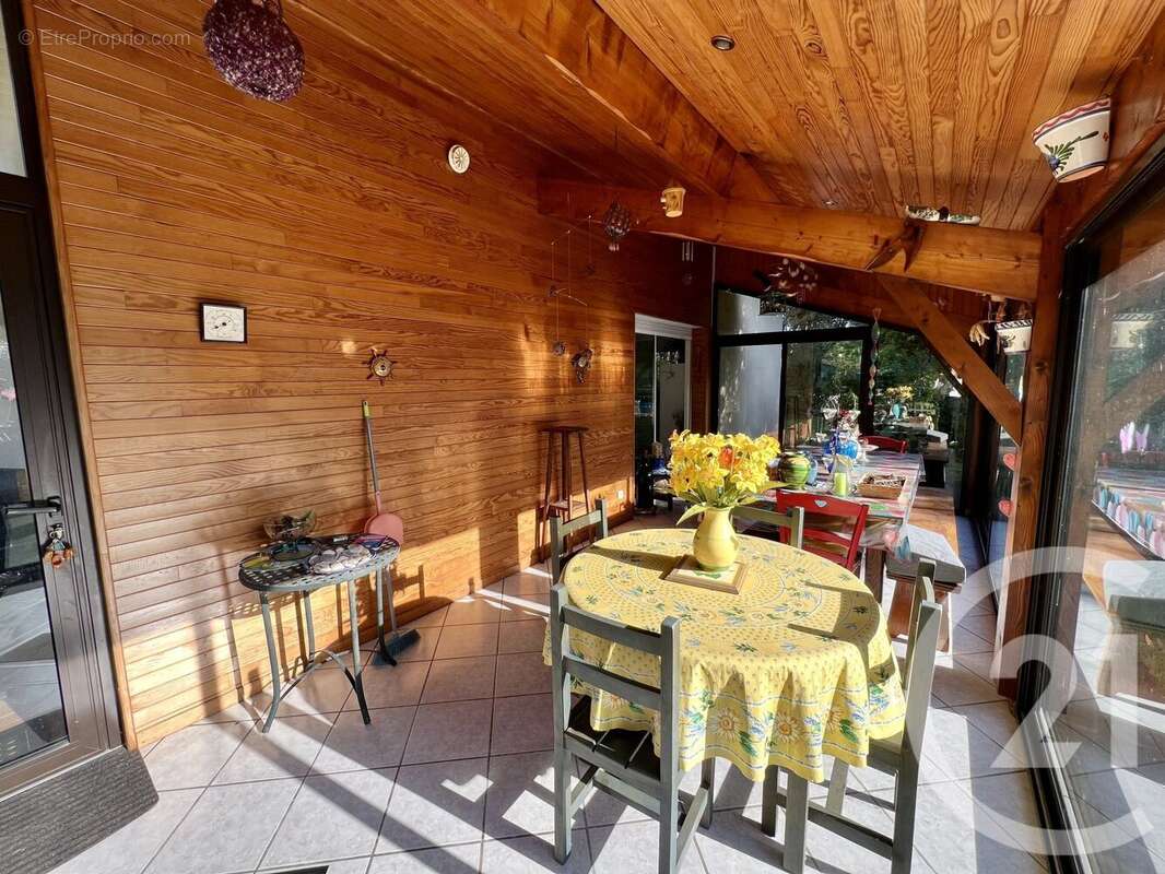 Maison à SAINTE-EULALIE-EN-BORN