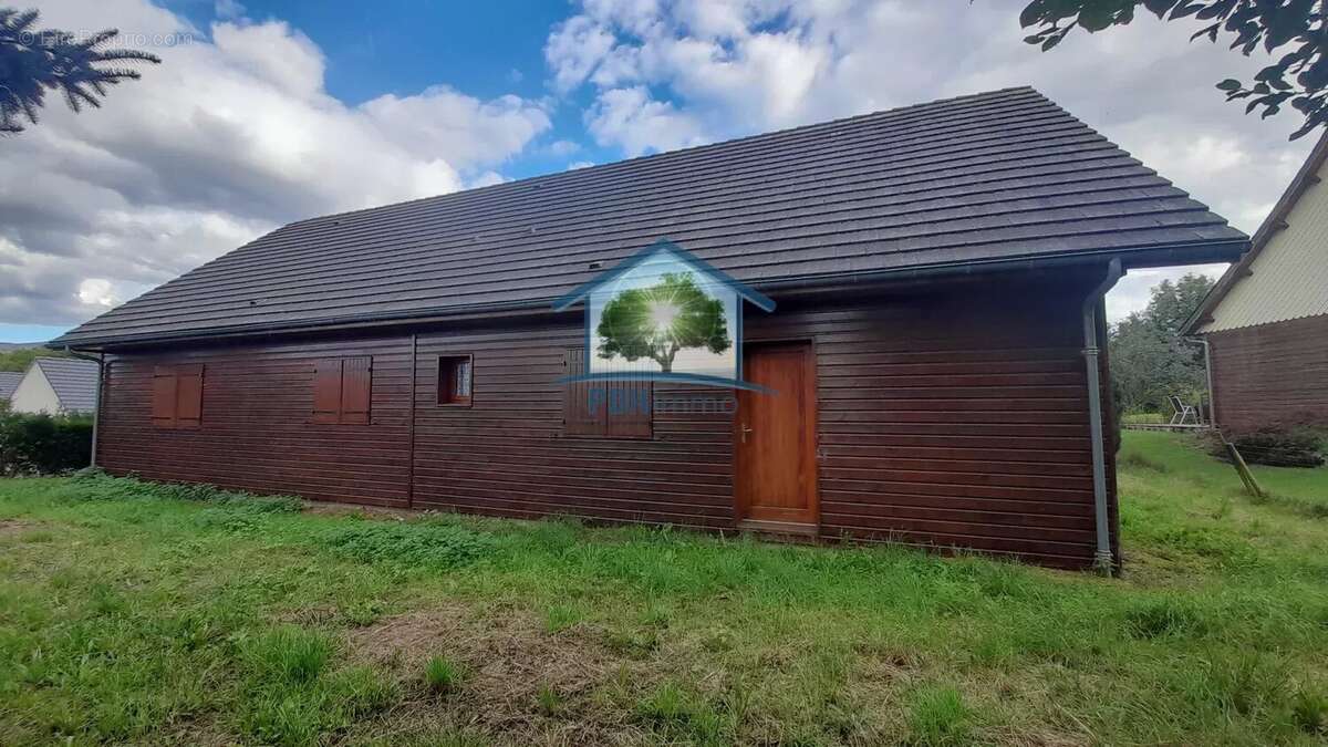 Maison à SAINT-SAUVES-D&#039;AUVERGNE