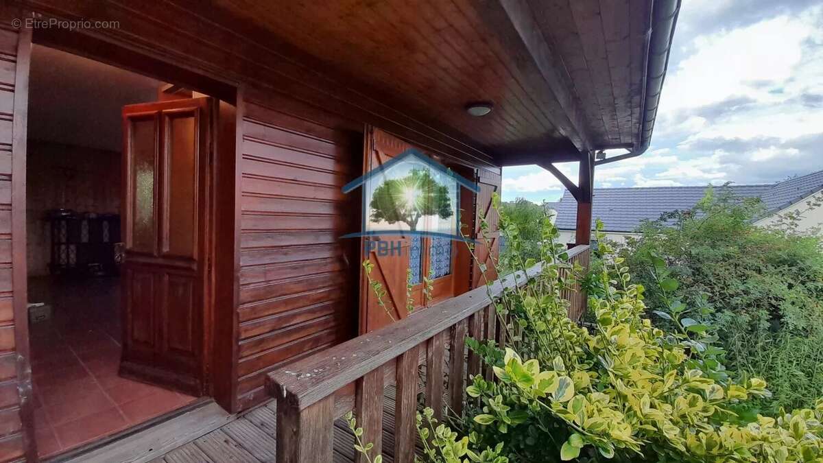 Maison à SAINT-SAUVES-D&#039;AUVERGNE