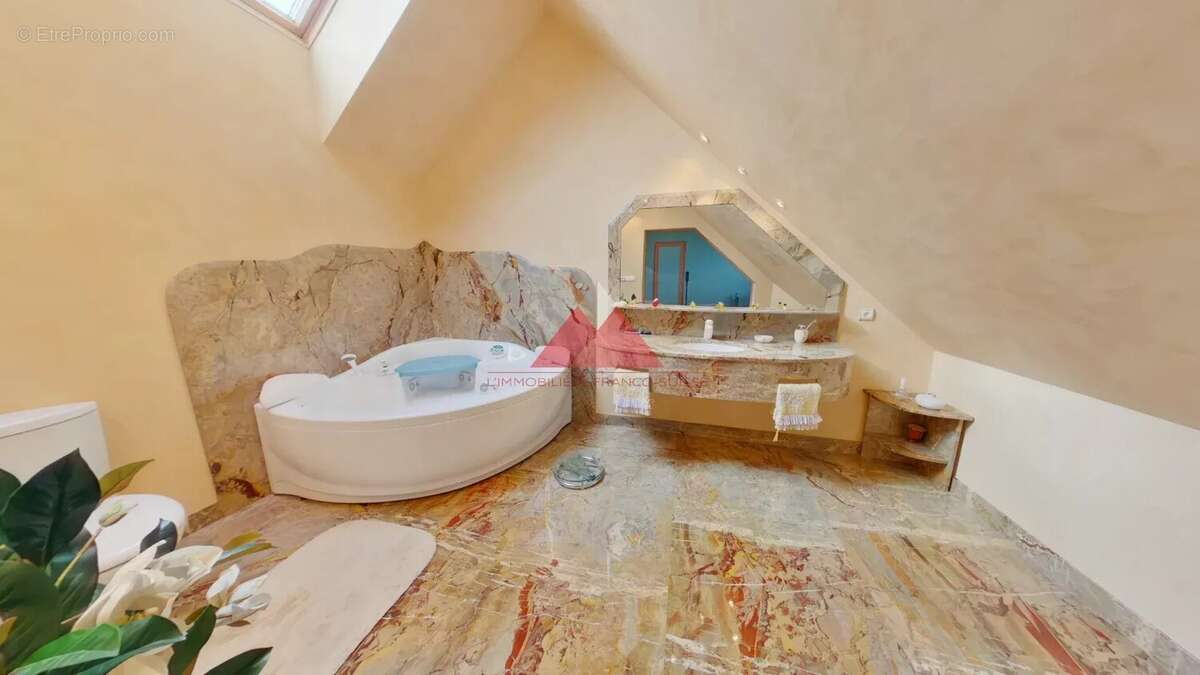 Maison à PONT-DE-POITTE