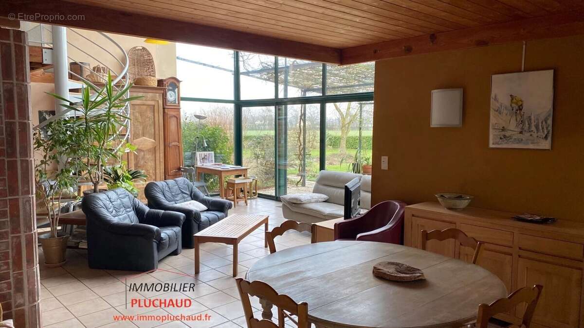 Maison à VITRY-EN-CHAROLLAIS