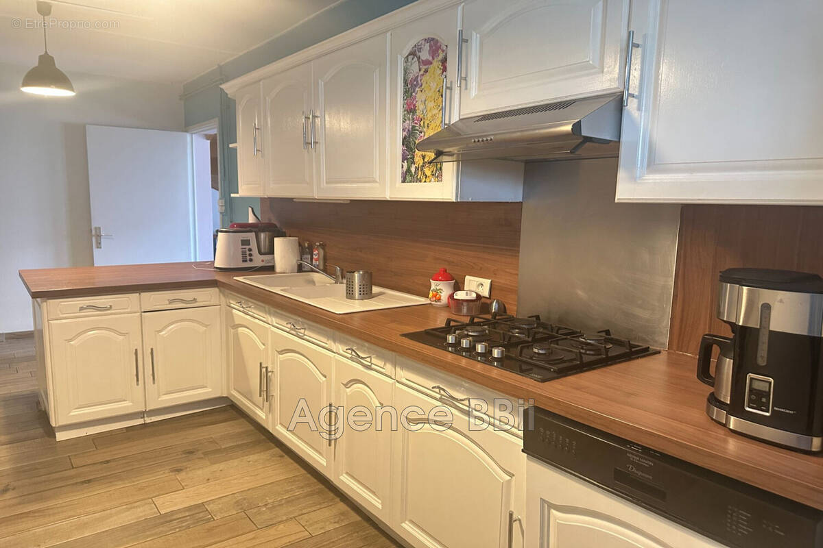 Maison à POUILLY-SOUS-CHARLIEU