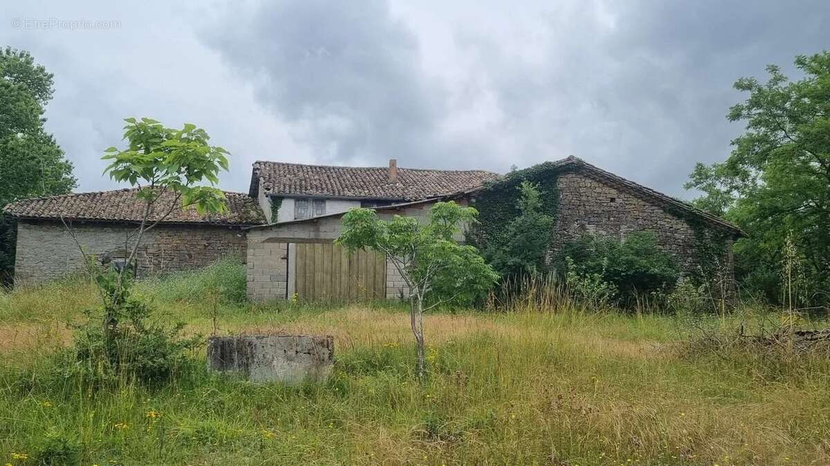 Maison à MONCLAR-DE-QUERCY