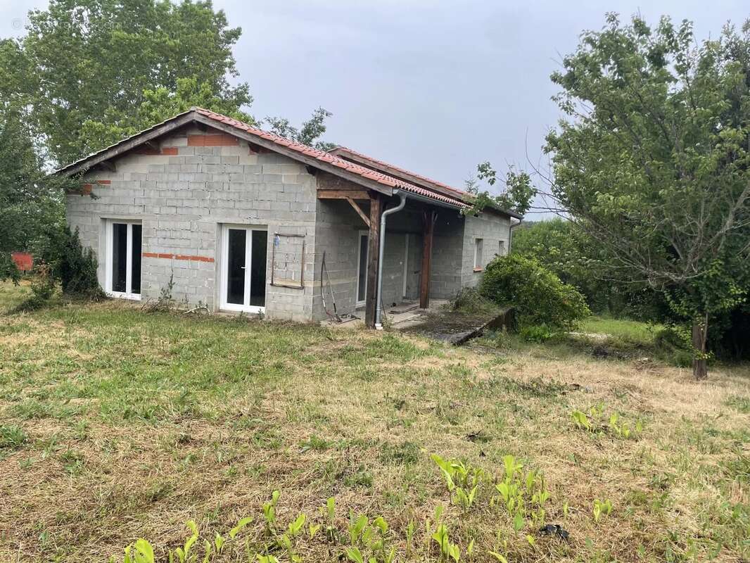 Maison à MONCLAR-DE-QUERCY