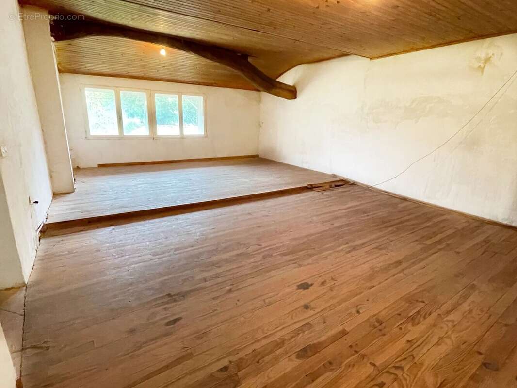 Maison à MONCLAR-DE-QUERCY