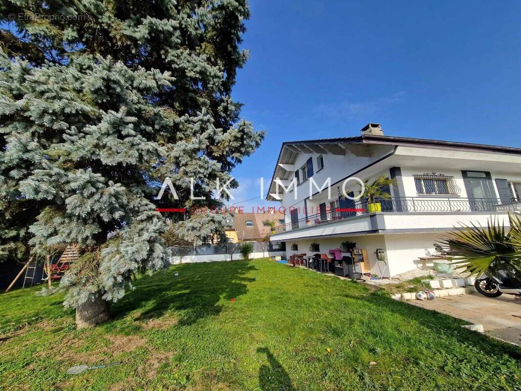 Maison à VETRAZ-MONTHOUX