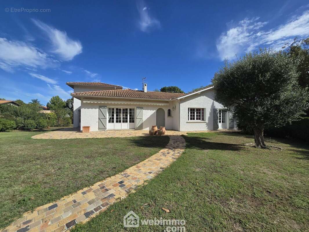 Agréable maison familiale - Maison à CARBON-BLANC