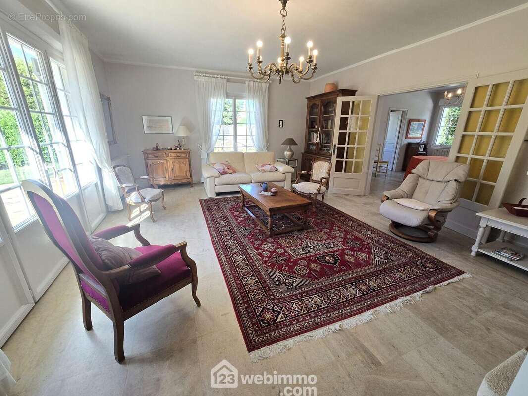 Salon lumineux - Maison à CARBON-BLANC