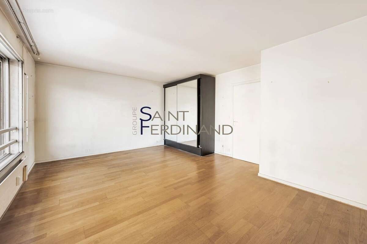 Appartement à NEUILLY-SUR-SEINE