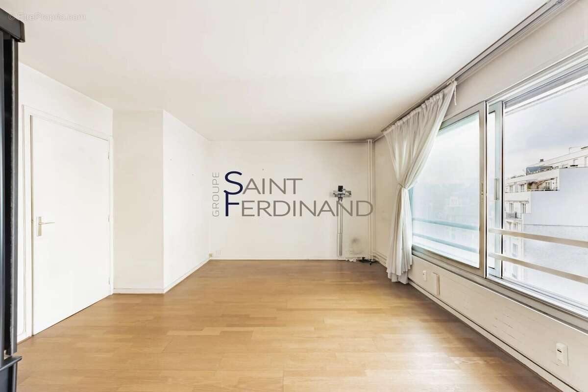 Appartement à NEUILLY-SUR-SEINE