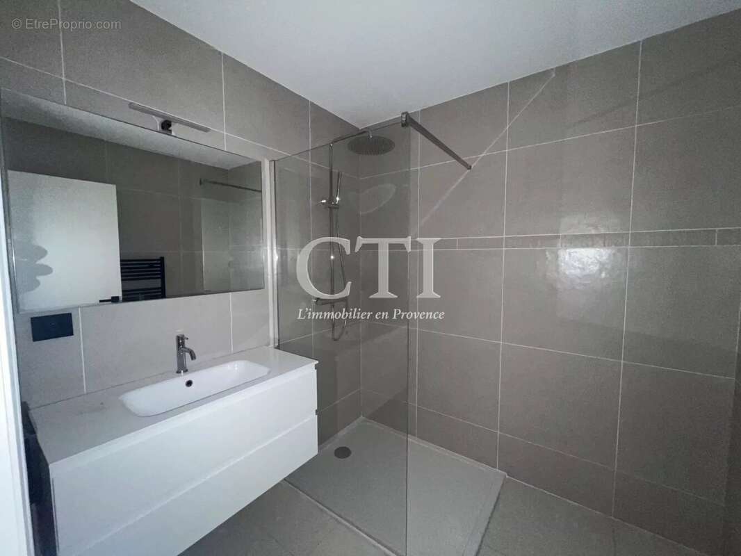 Appartement à VAISON-LA-ROMAINE