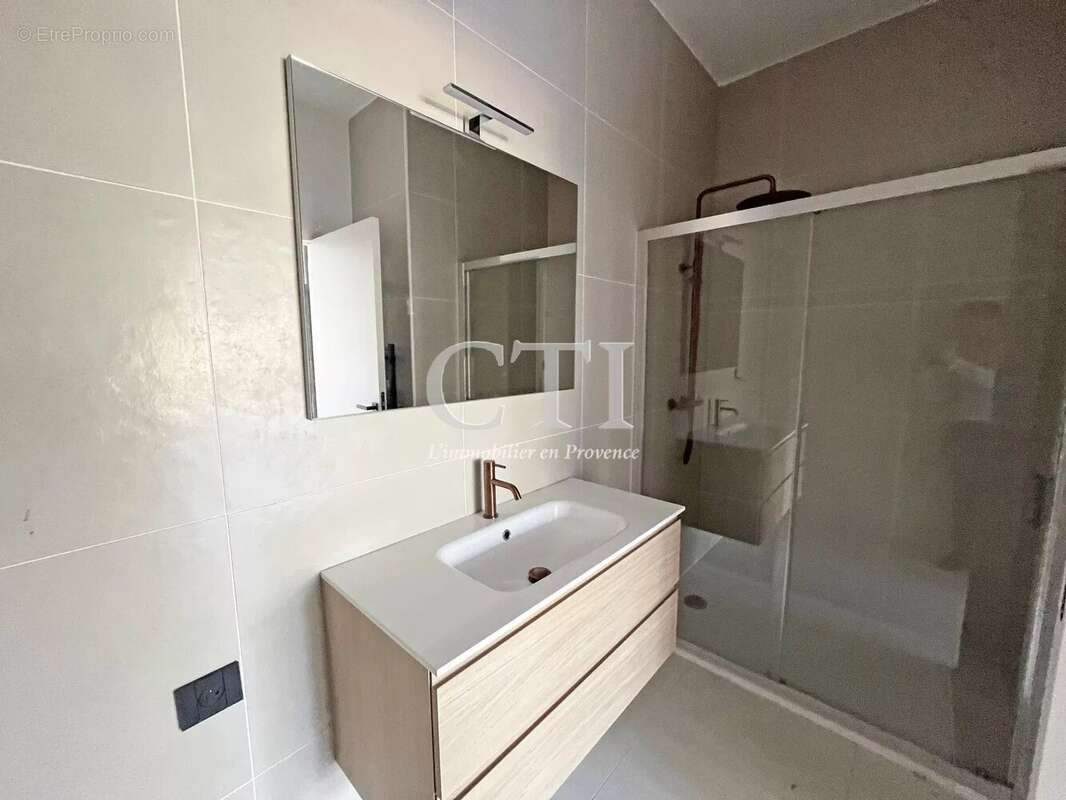 Appartement à VAISON-LA-ROMAINE