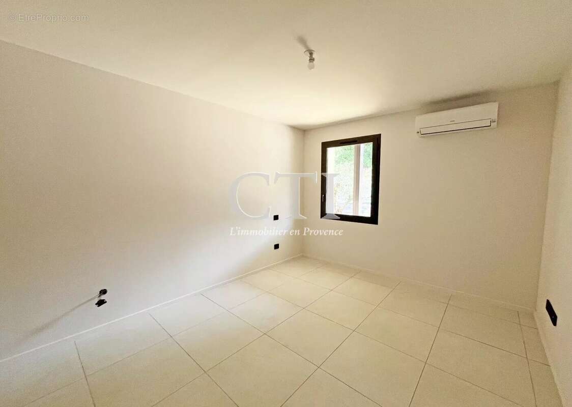 Appartement à VAISON-LA-ROMAINE