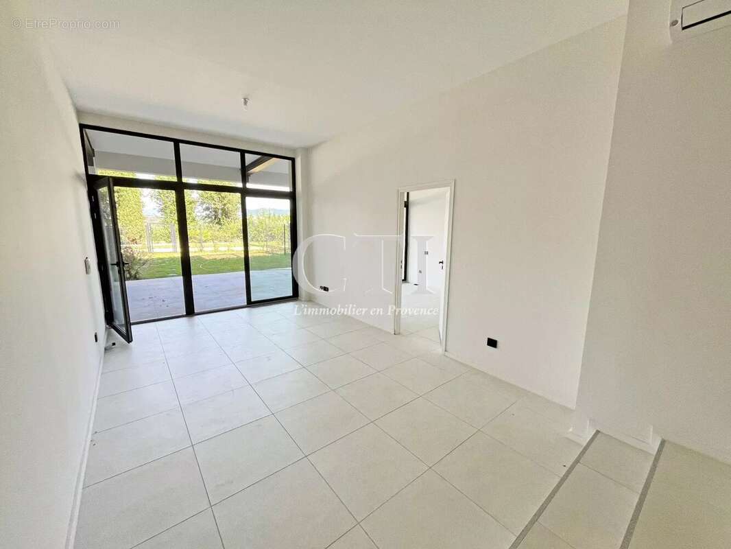 Appartement à VAISON-LA-ROMAINE