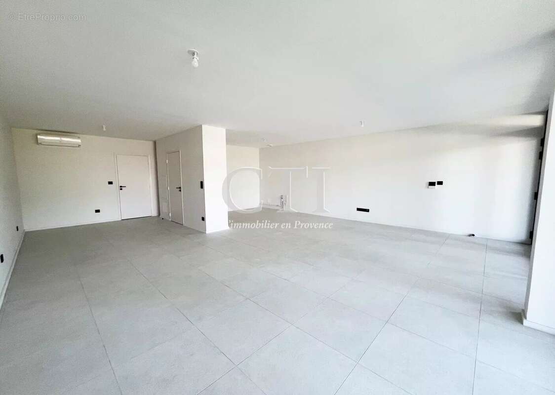 Appartement à VAISON-LA-ROMAINE