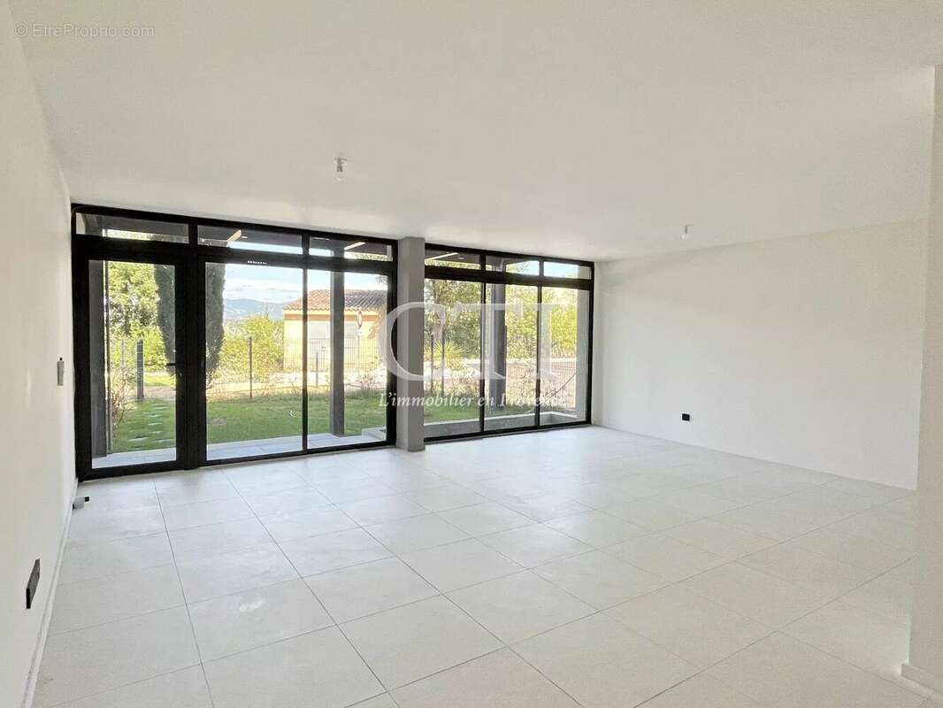 Appartement à VAISON-LA-ROMAINE