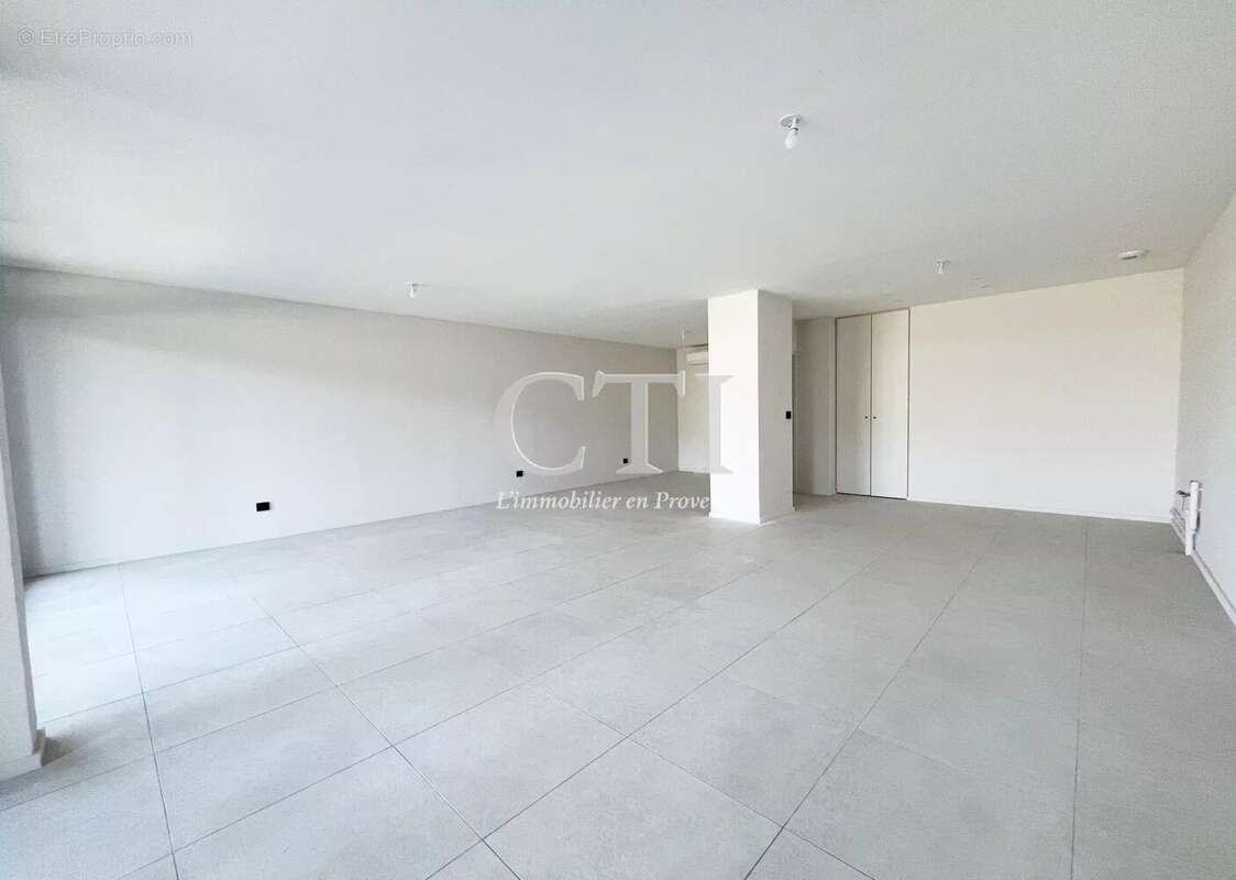 Appartement à VAISON-LA-ROMAINE