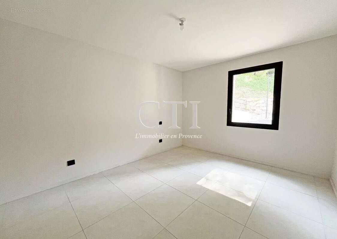 Appartement à VAISON-LA-ROMAINE