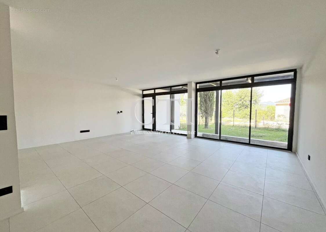 Appartement à VAISON-LA-ROMAINE