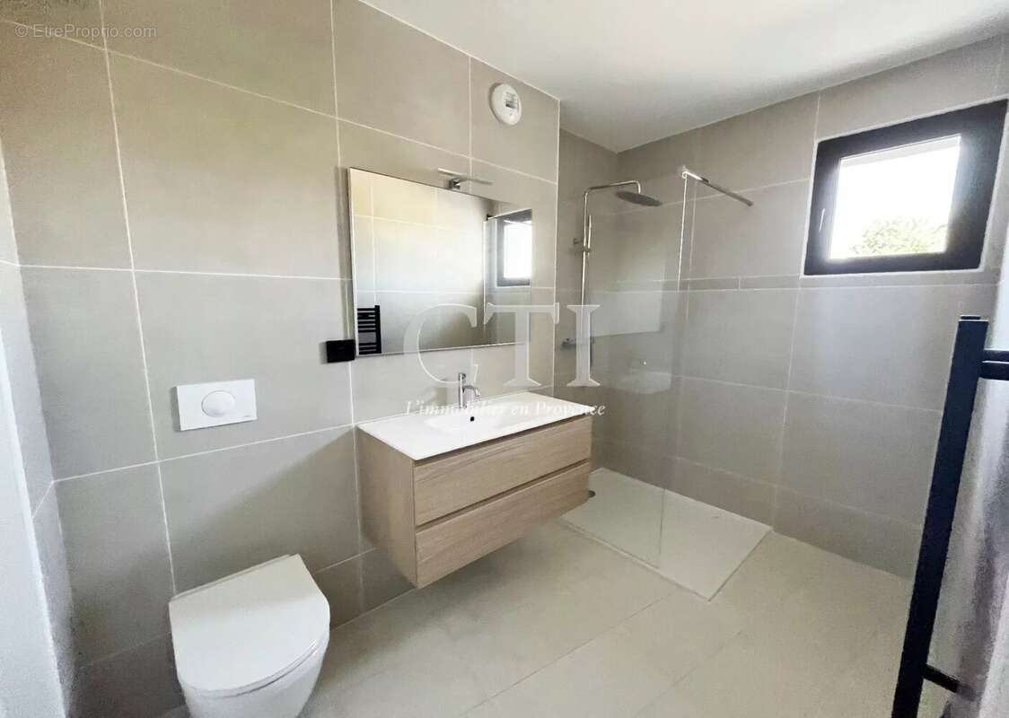 Appartement à VAISON-LA-ROMAINE