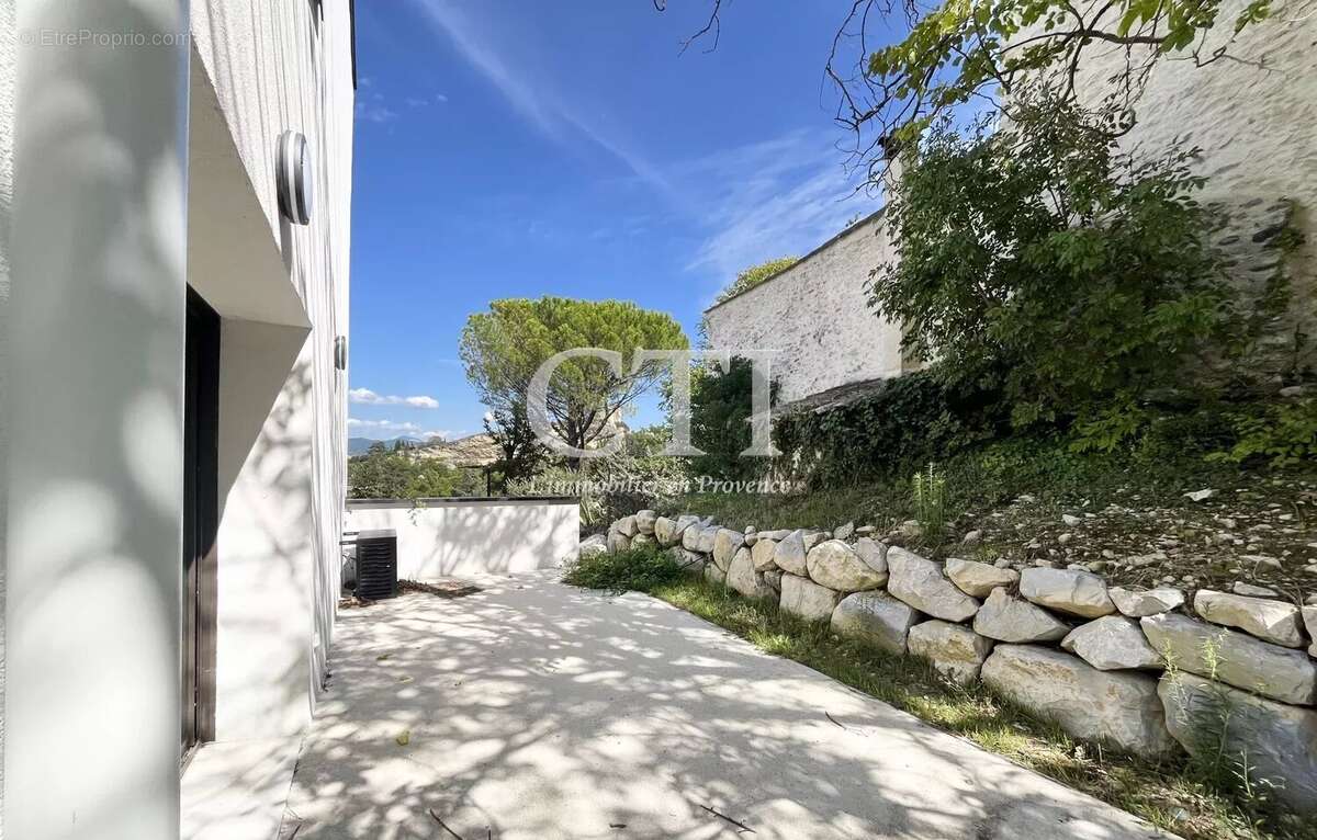 Appartement à VAISON-LA-ROMAINE