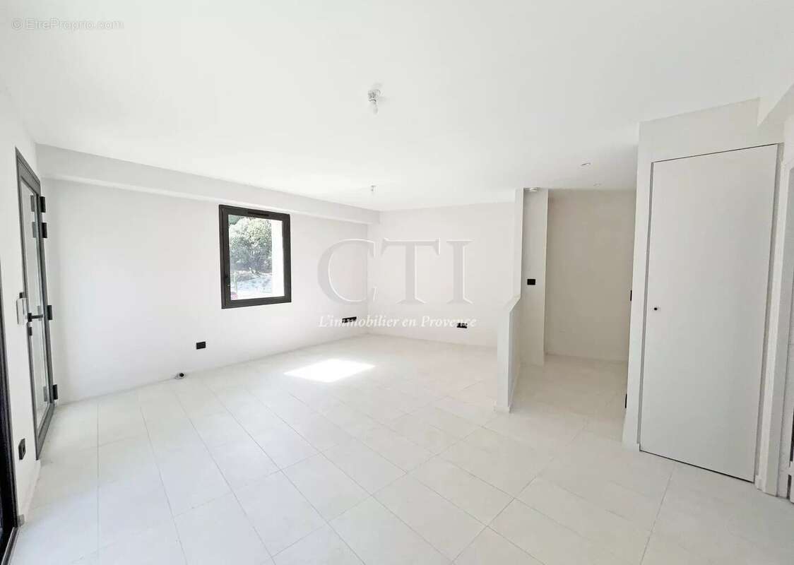 Appartement à VAISON-LA-ROMAINE