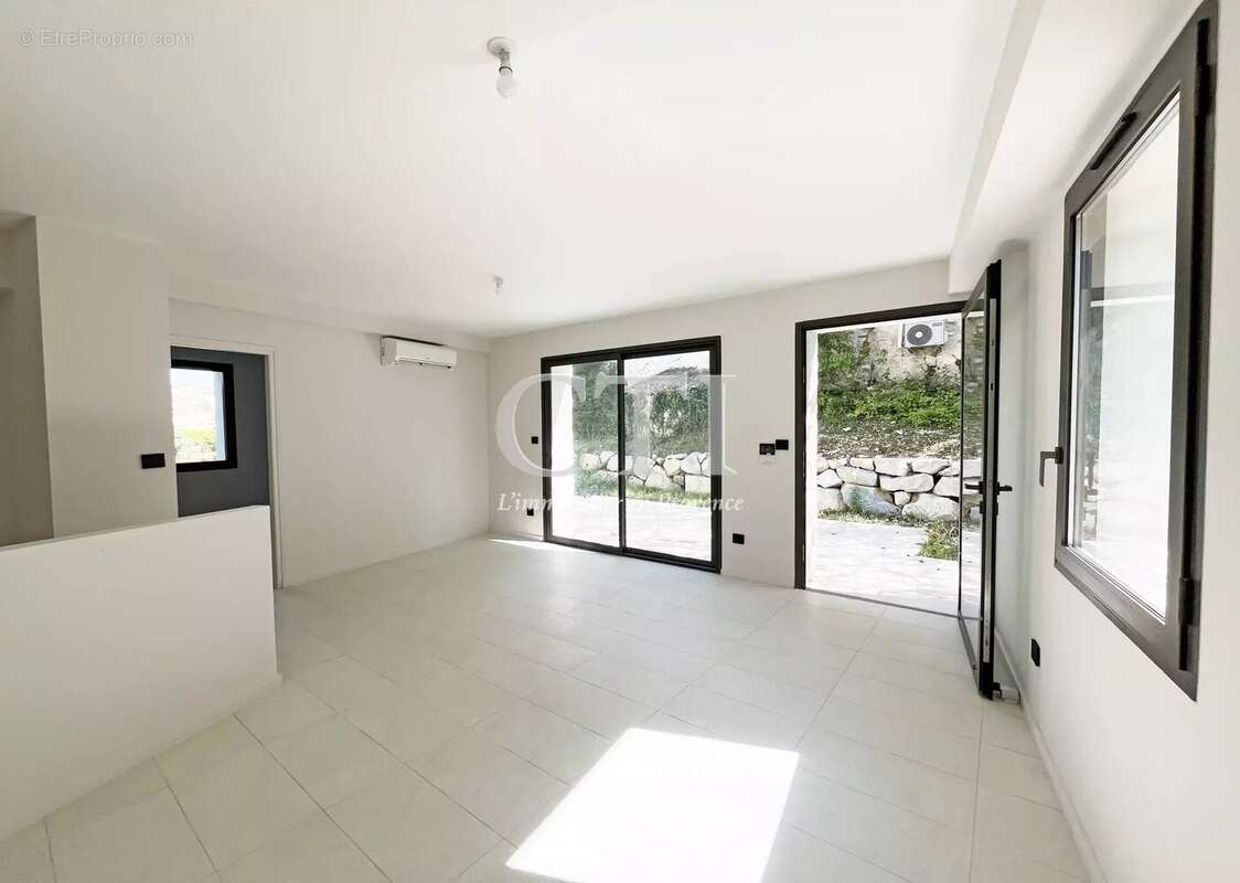 Appartement à VAISON-LA-ROMAINE