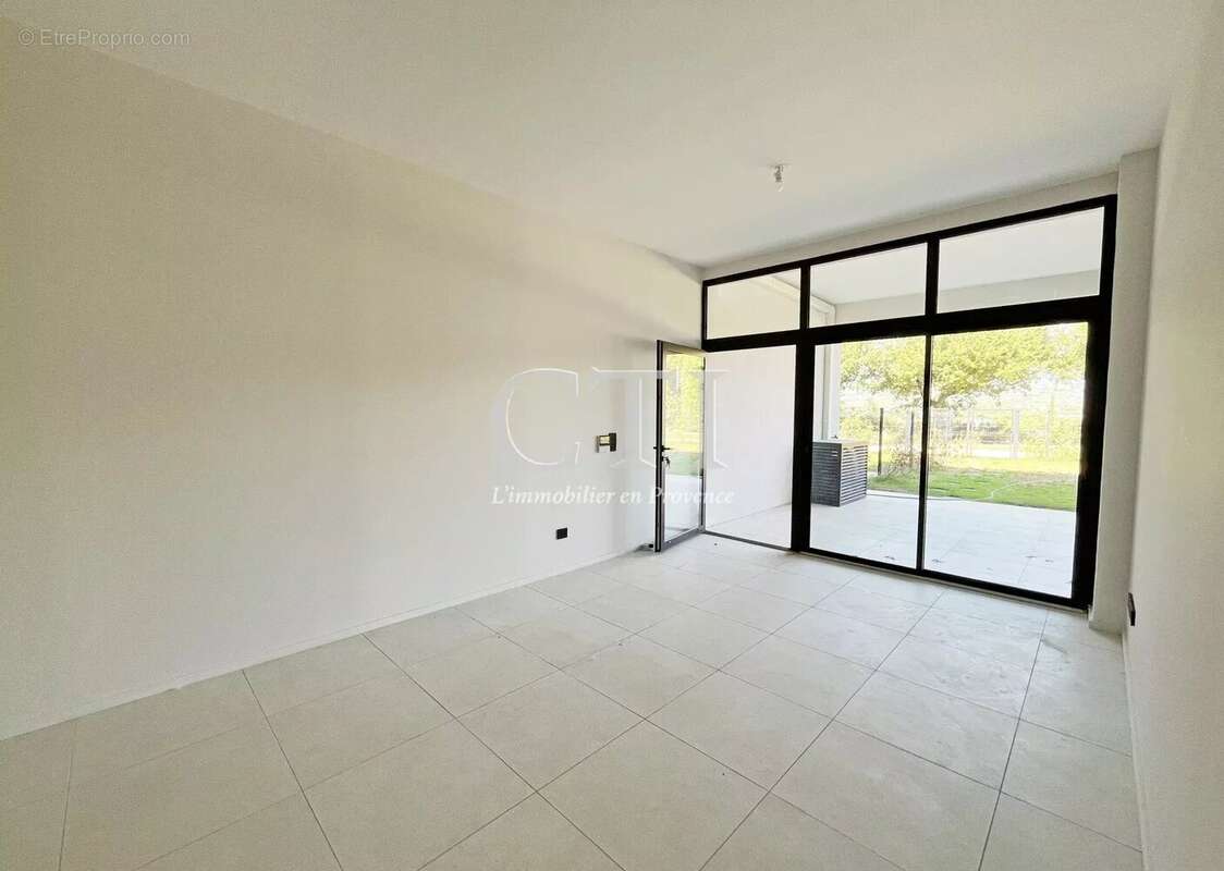 Appartement à VAISON-LA-ROMAINE