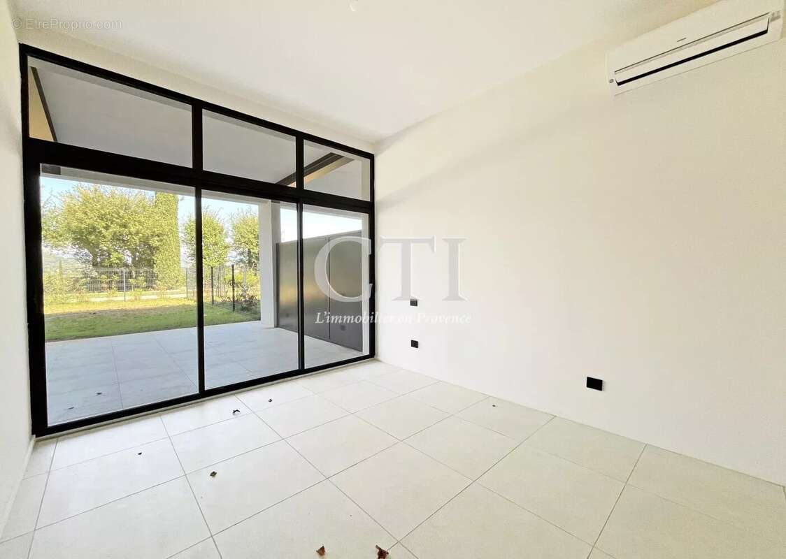 Appartement à VAISON-LA-ROMAINE