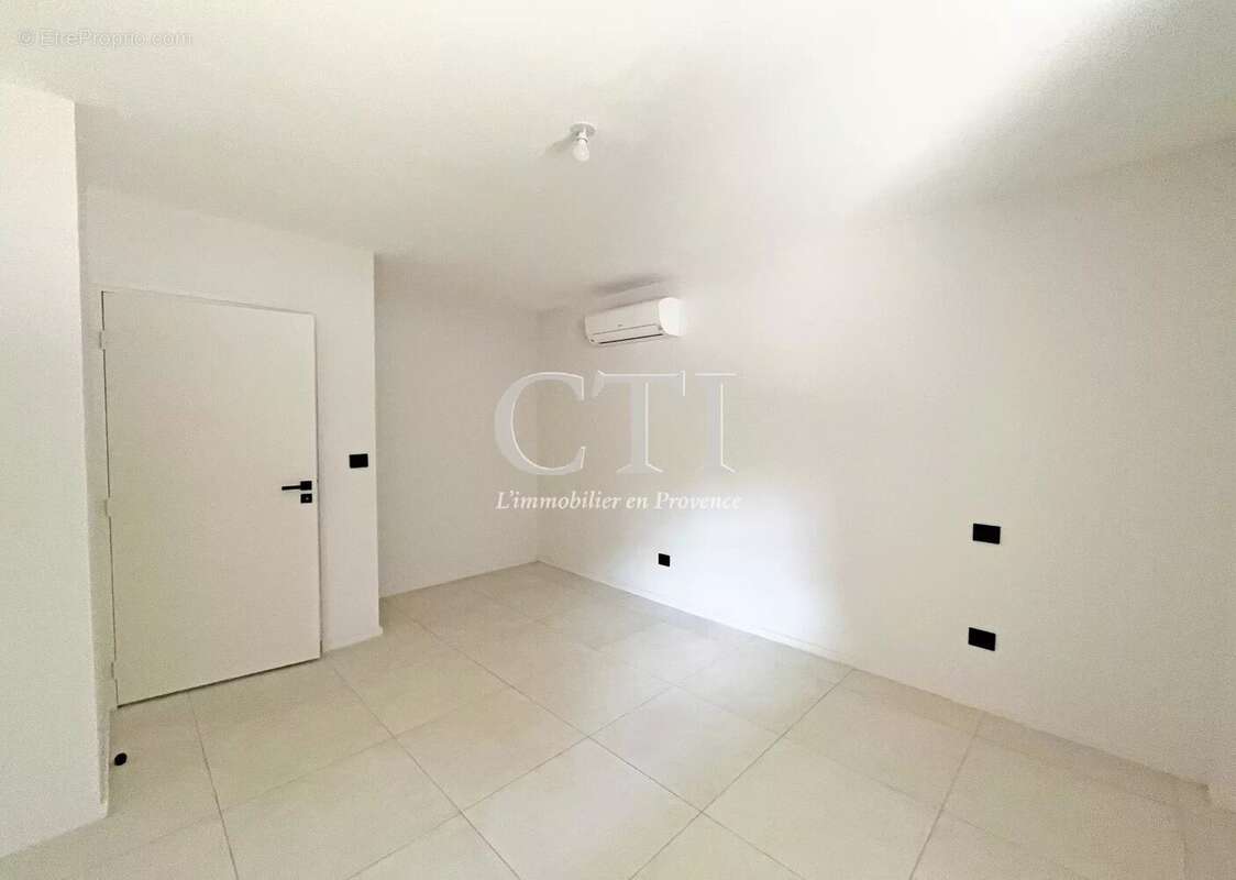 Appartement à VAISON-LA-ROMAINE