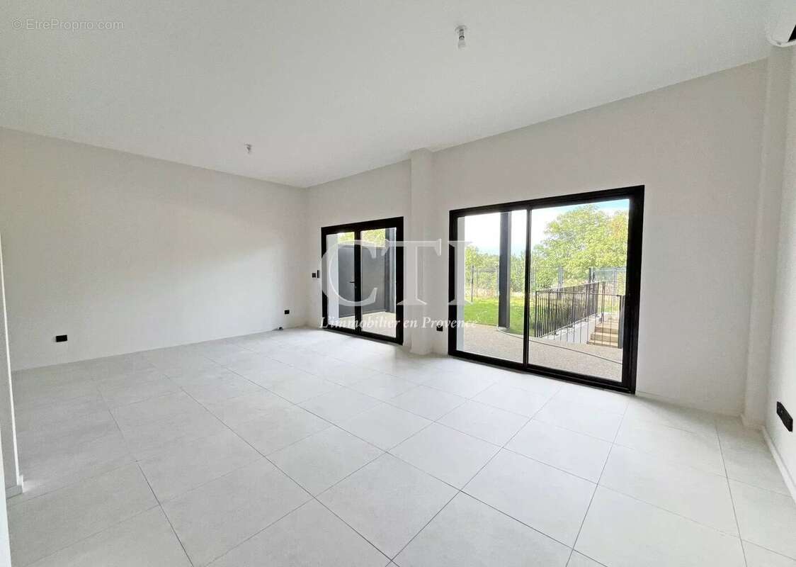 Appartement à VAISON-LA-ROMAINE