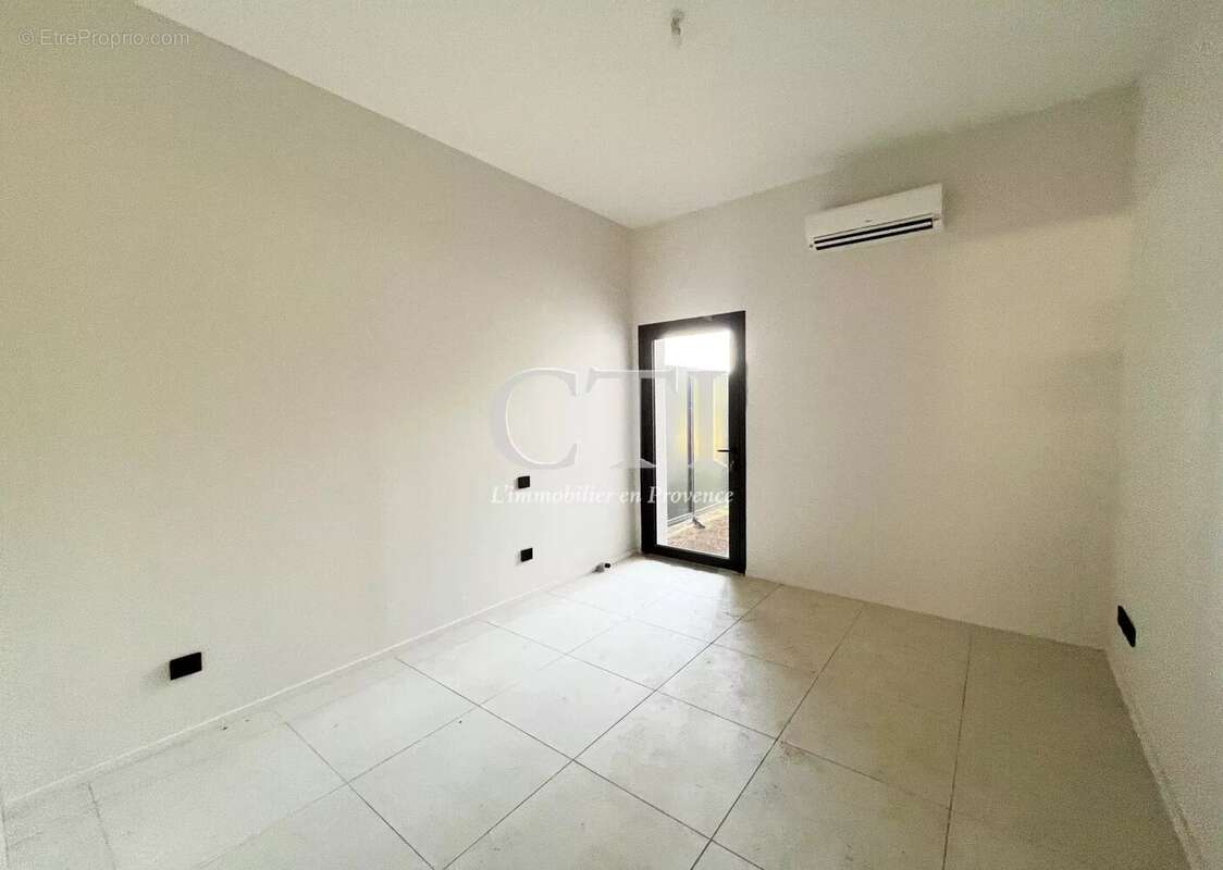 Appartement à VAISON-LA-ROMAINE