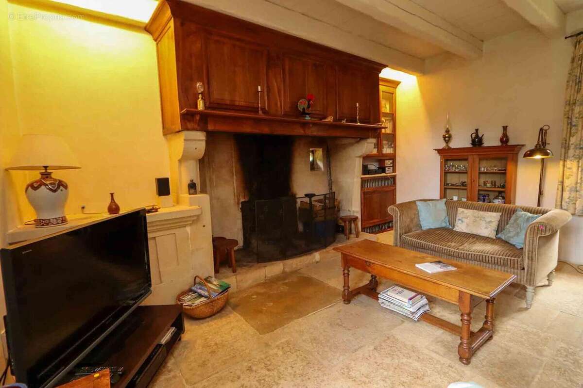 T02.2024494 - Maison à VEYRIGNAC