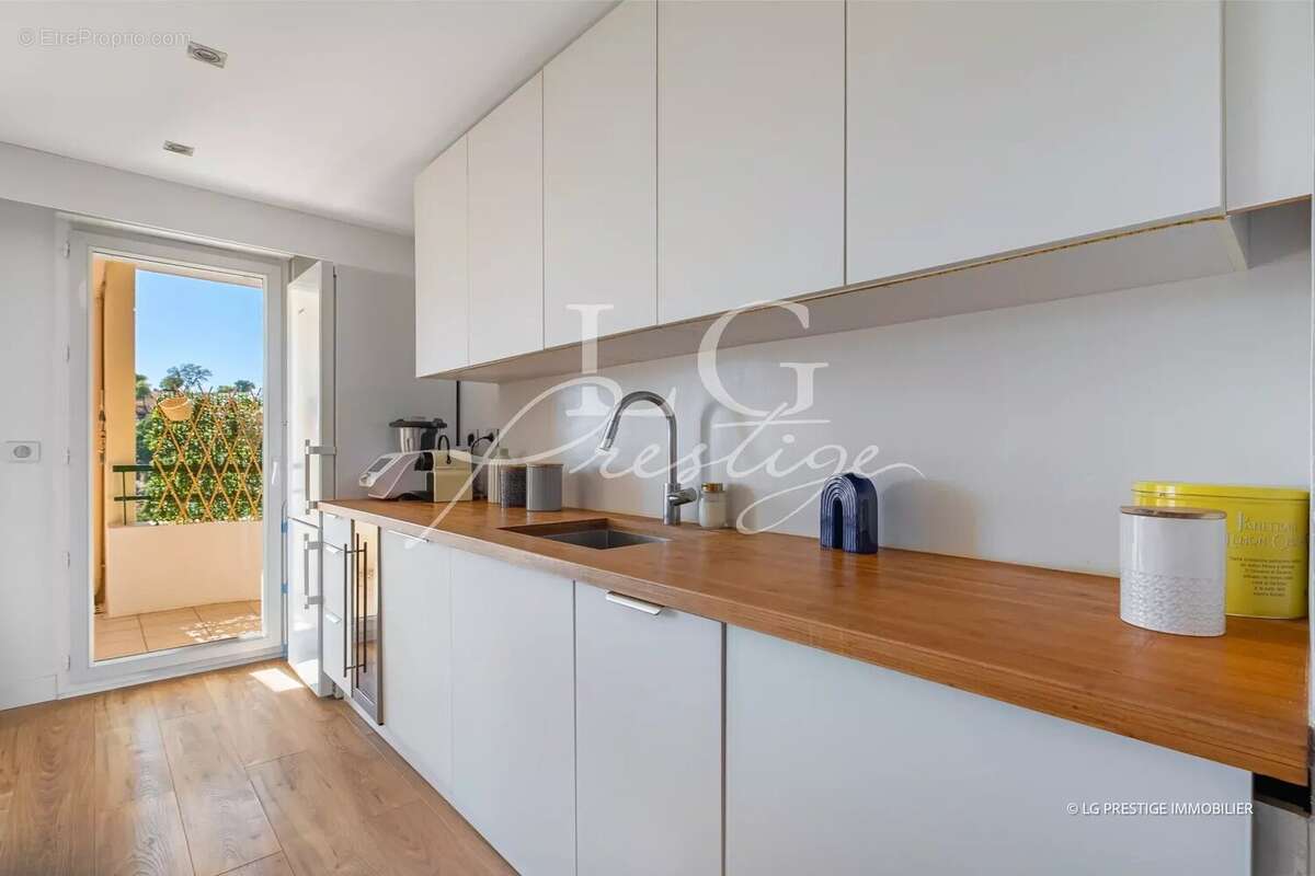 Appartement à MANDELIEU-LA-NAPOULE