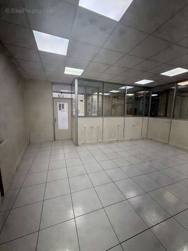 Commerce à PARIS-20E