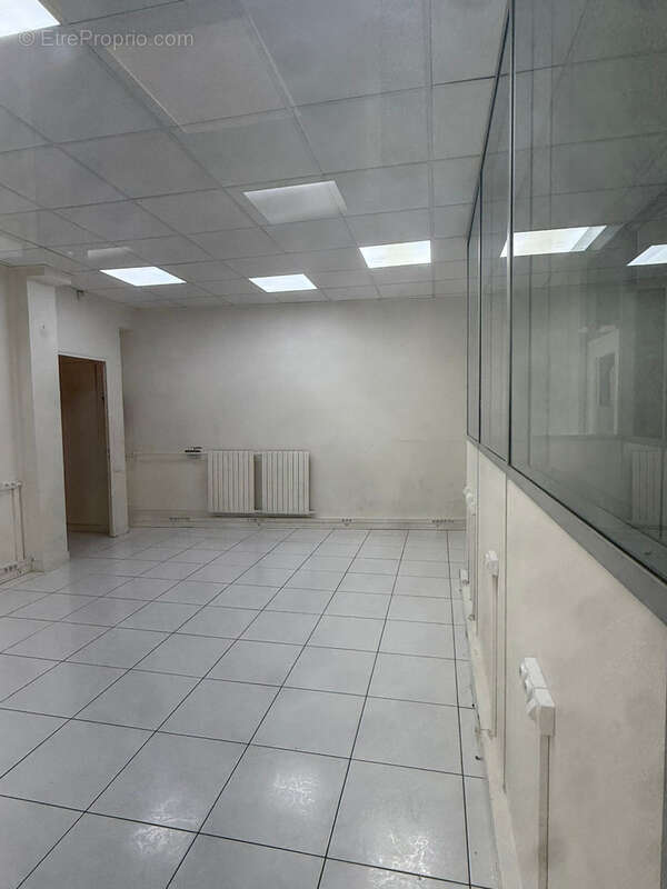 Commerce à PARIS-20E