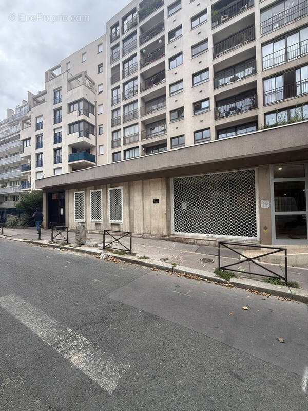 Commerce à PARIS-20E