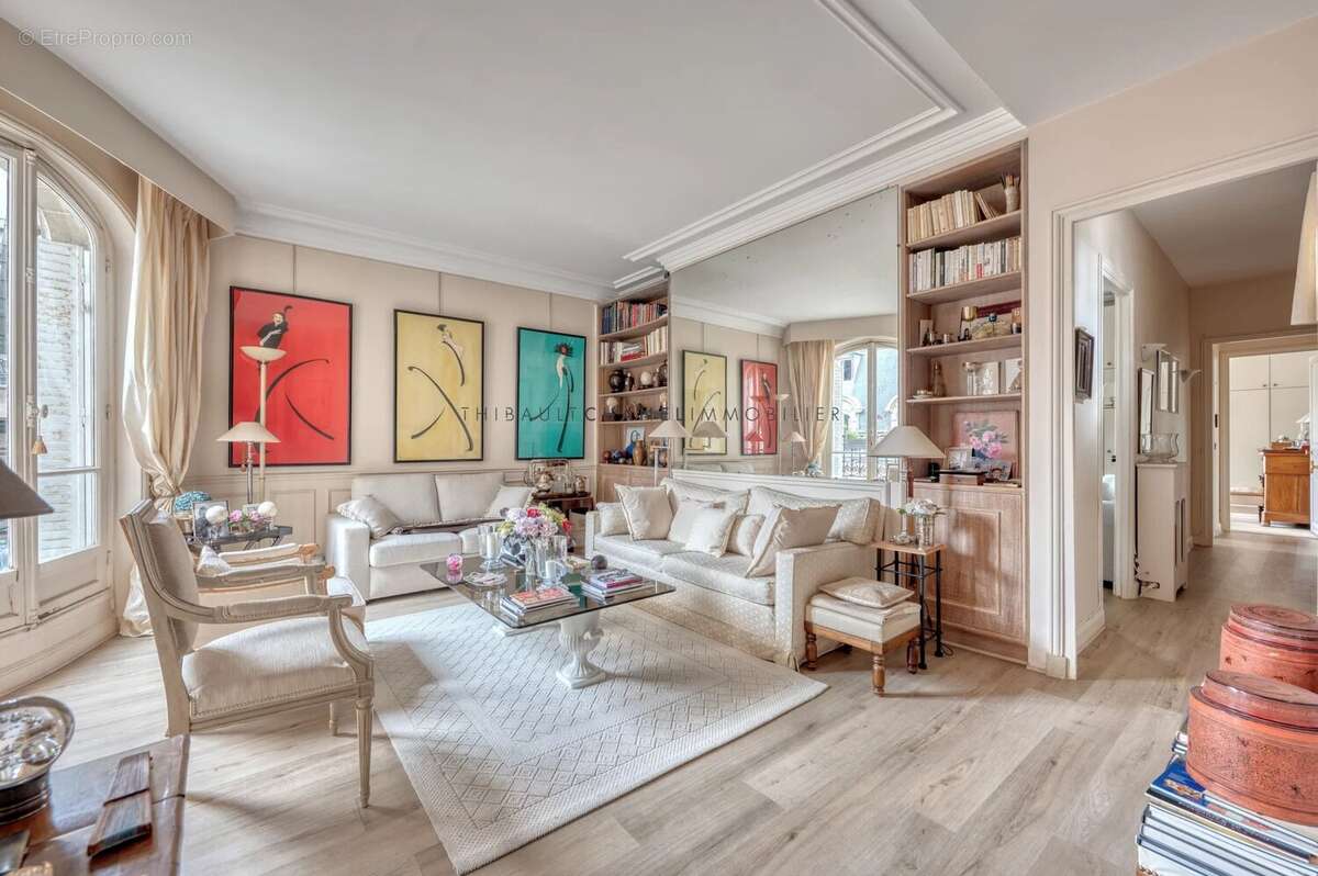 Appartement à PARIS-16E