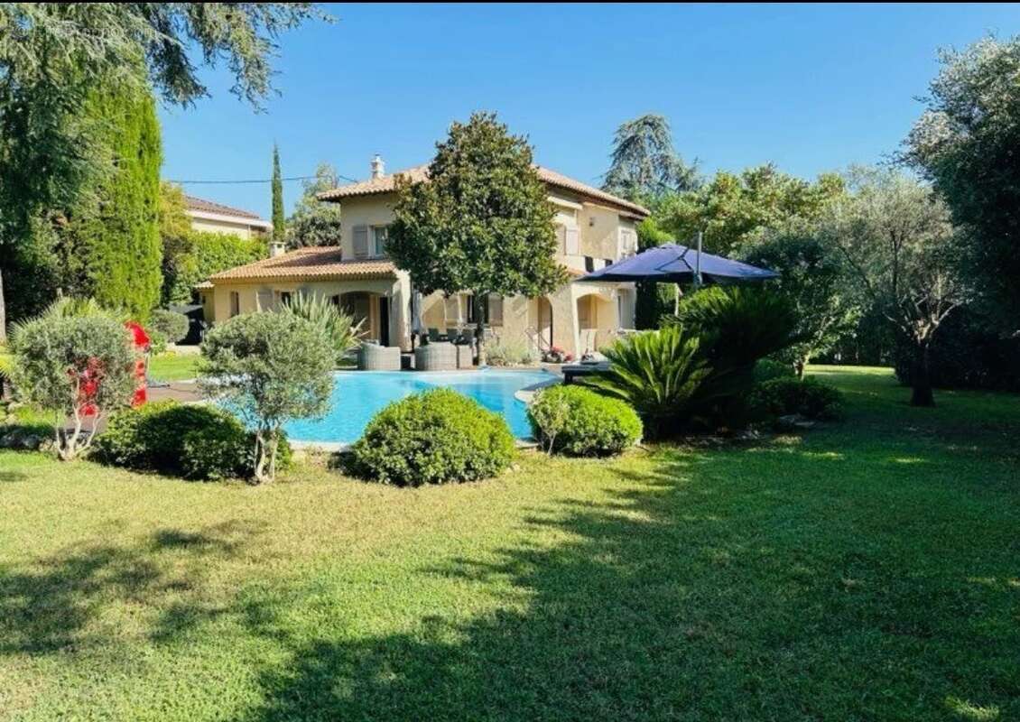 Maison à MOUGINS