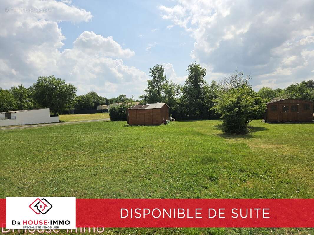 Terrain à VERNOUX-SUR-BOUTONNE