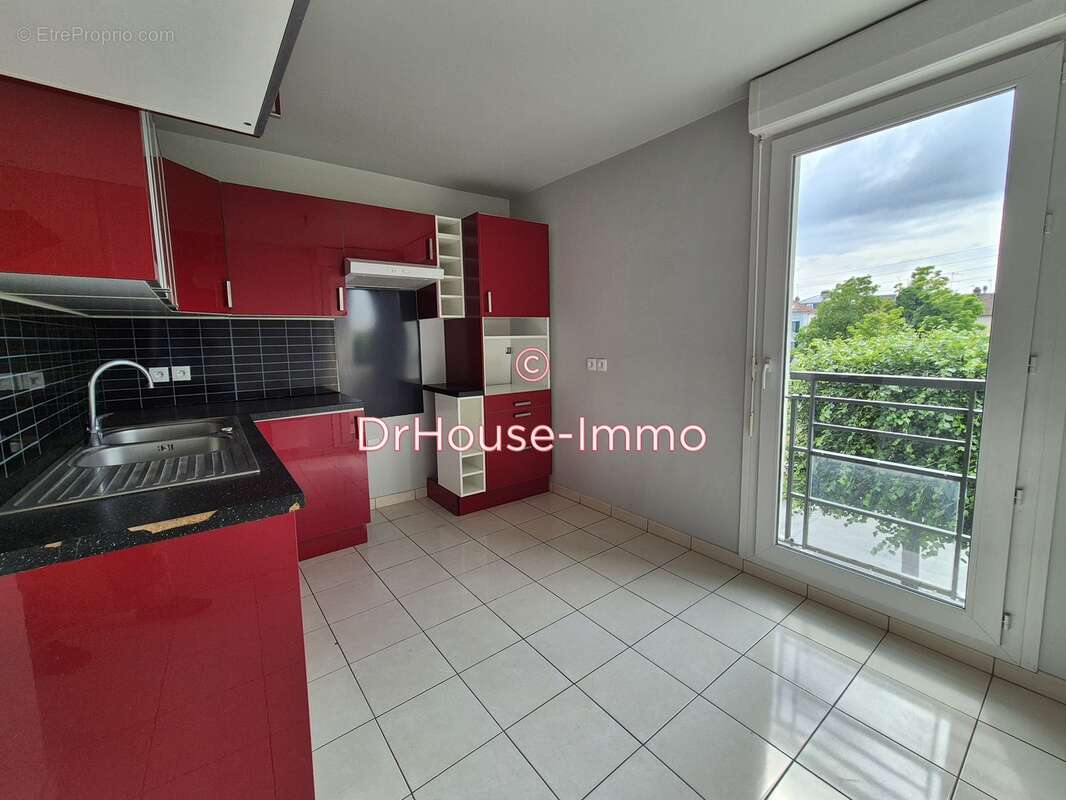 Appartement à LES MUREAUX