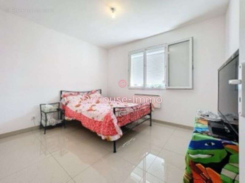 Maison à LES LEVES-ET-THOUMEYRAGUES