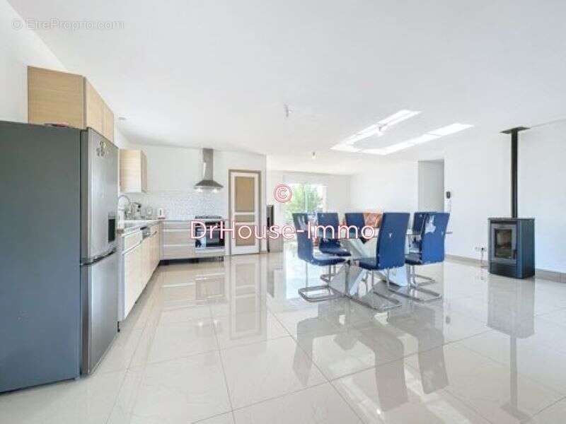 Maison à LES LEVES-ET-THOUMEYRAGUES