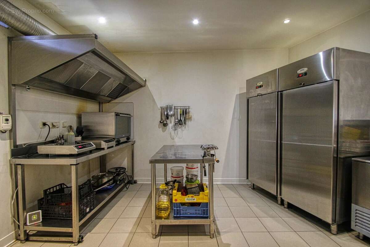 Commerce à LA TURBIE