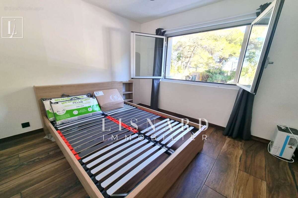 Appartement à VALLAURIS