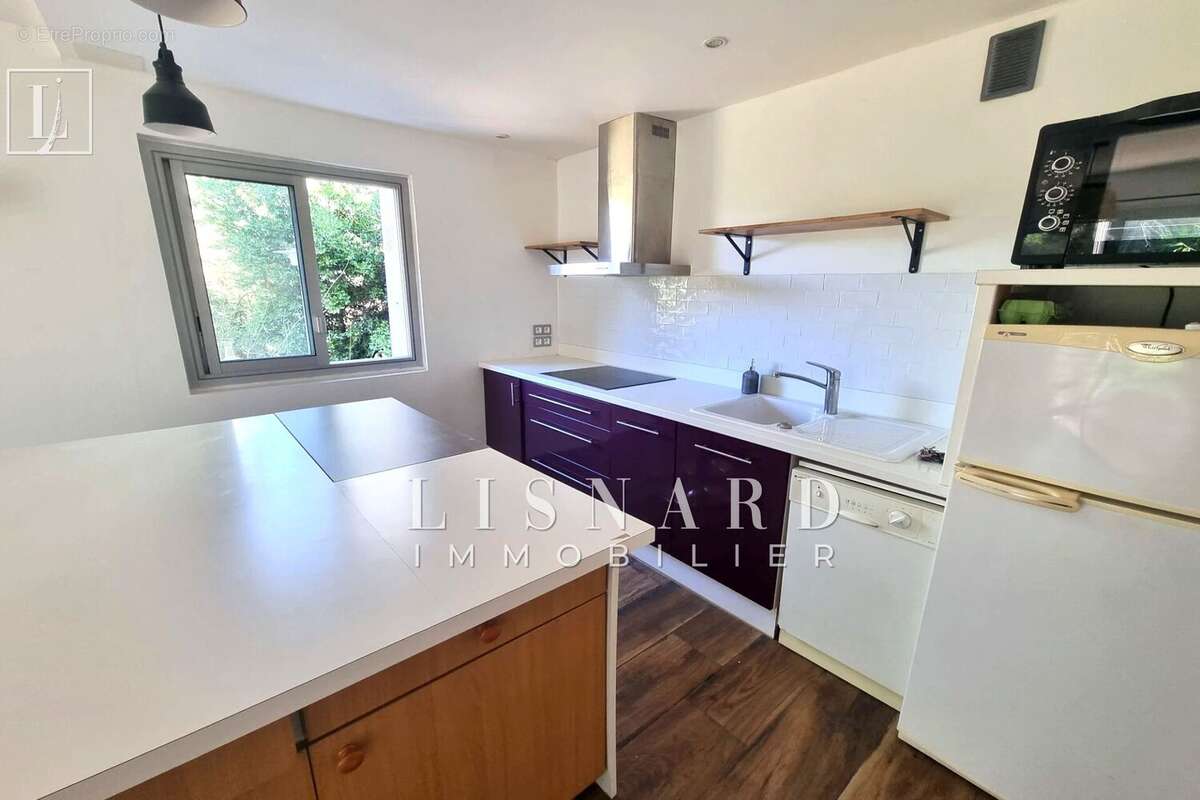 Appartement à VALLAURIS