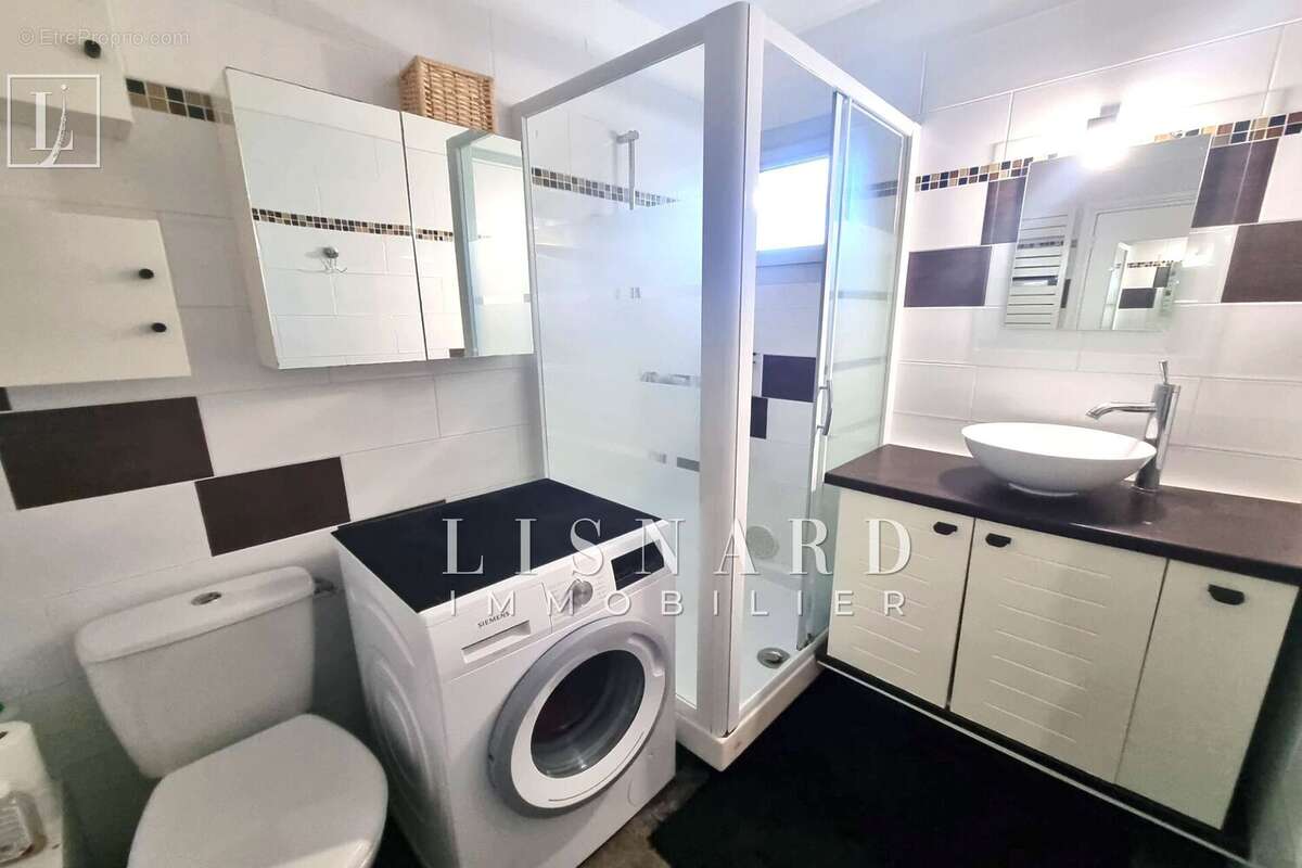 Appartement à VALLAURIS